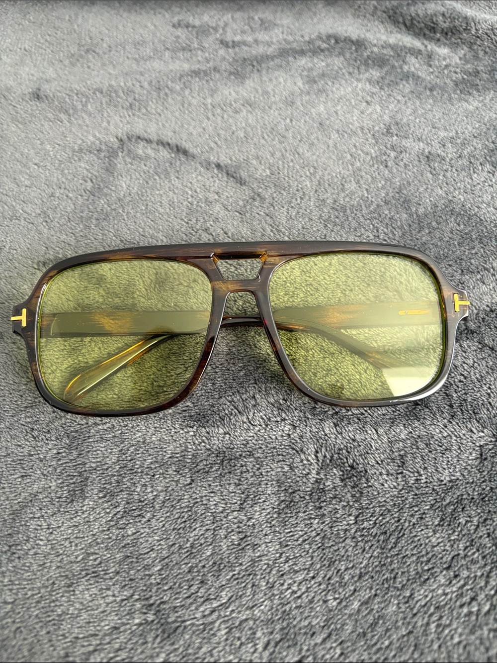 Tortoiseshell Aviator Sunglasses with Yellow-Green Lenses